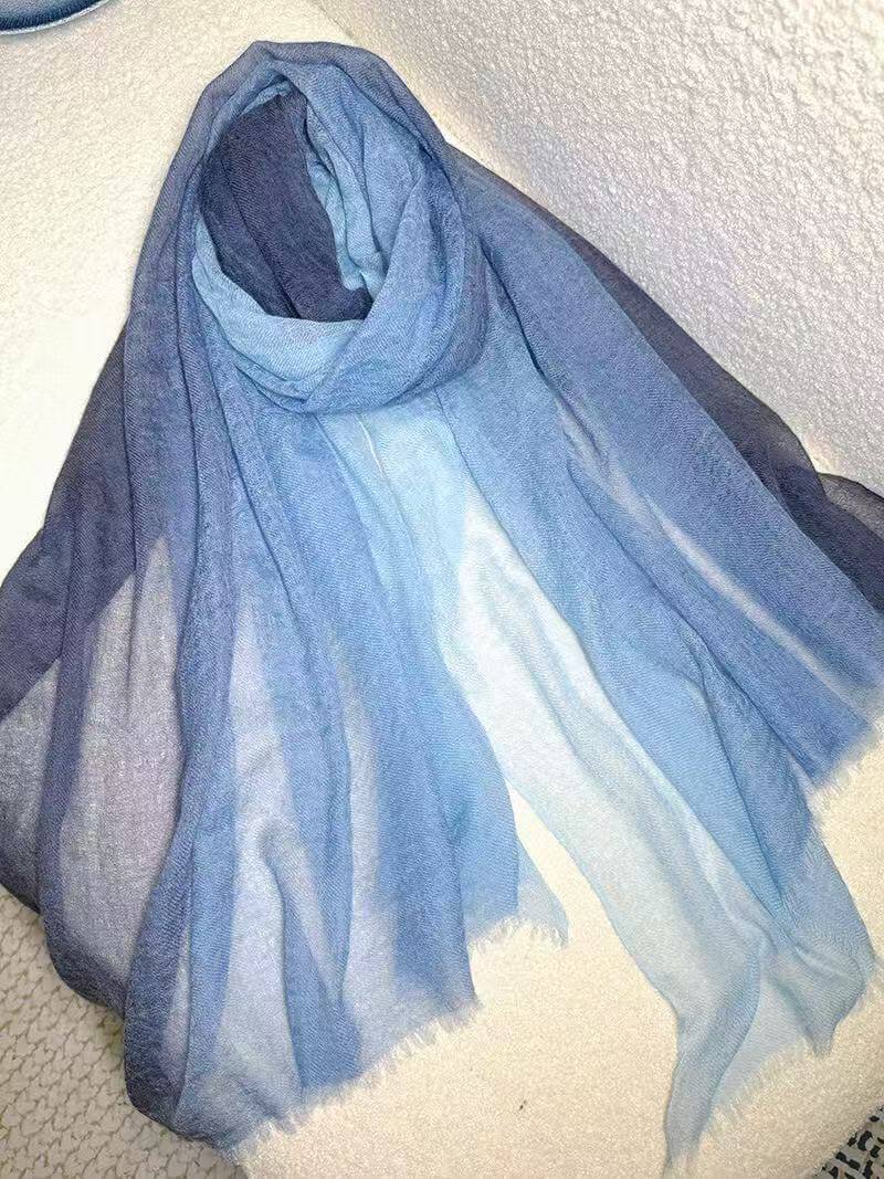 Soft gradient cashmere travel scarf for women, luxurious lightweight shawl for cool evenings