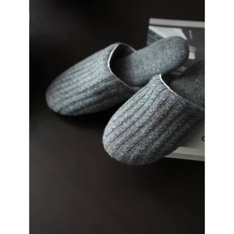 Women’s 100% Cashmere Cable Knit Slippers in Soft Luxury Cashmere for Indoor Comfort