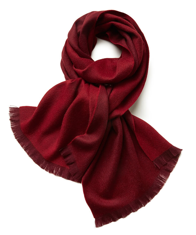 Man wearing double-colored cashmere scarf casually over leather ,Warm breathable pure cashmere scarf perfect for travel and daily wearjacket
