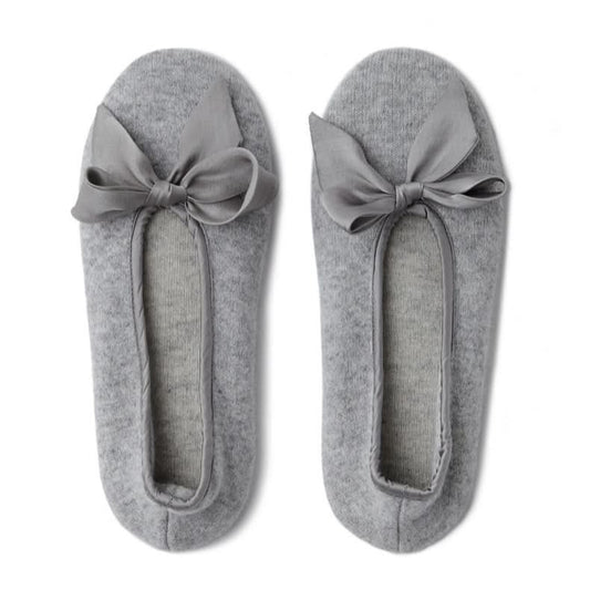 Women's cashmere slipper shoes,easy slip-on design, and a durable sole make them perfect for warmth and comfor