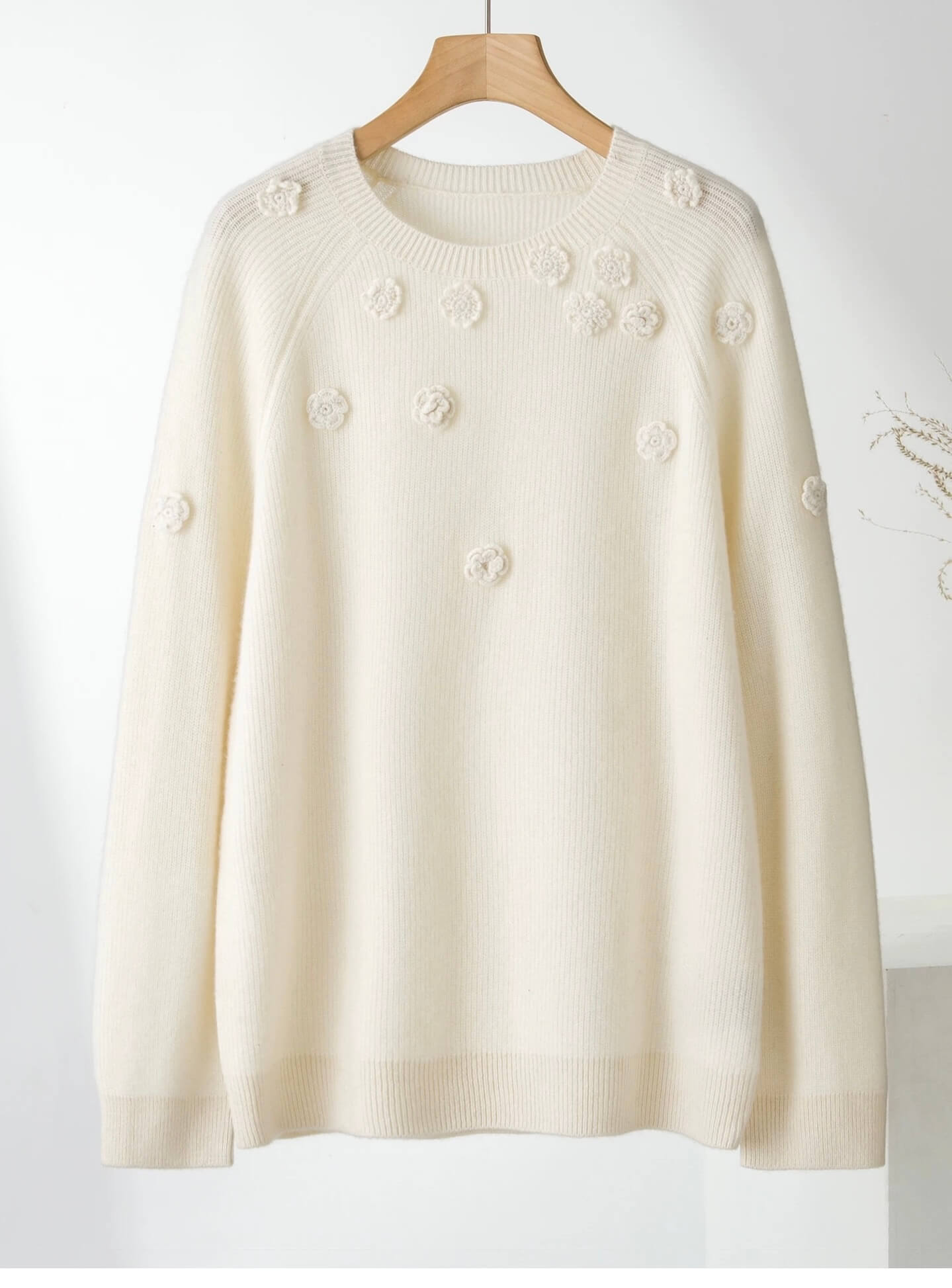 100% Cashmere Ribbed Pullover Sweater in white