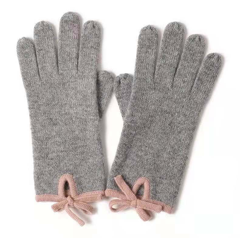 Luxurious 100% Cashmere Gloves for Women – Timeless Elegance Meets Winter Warmth in dark grey