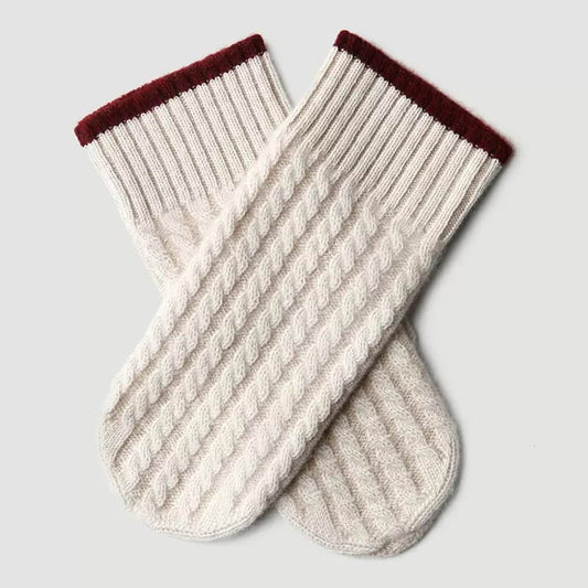 Women’s 100% Cashmere Cable Knit Mittens in off white