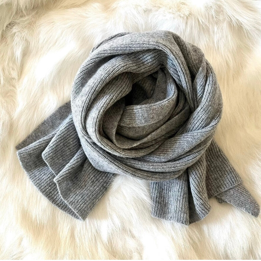 Luxury 100% Cashmere Ribbed Knit Scarf in grey