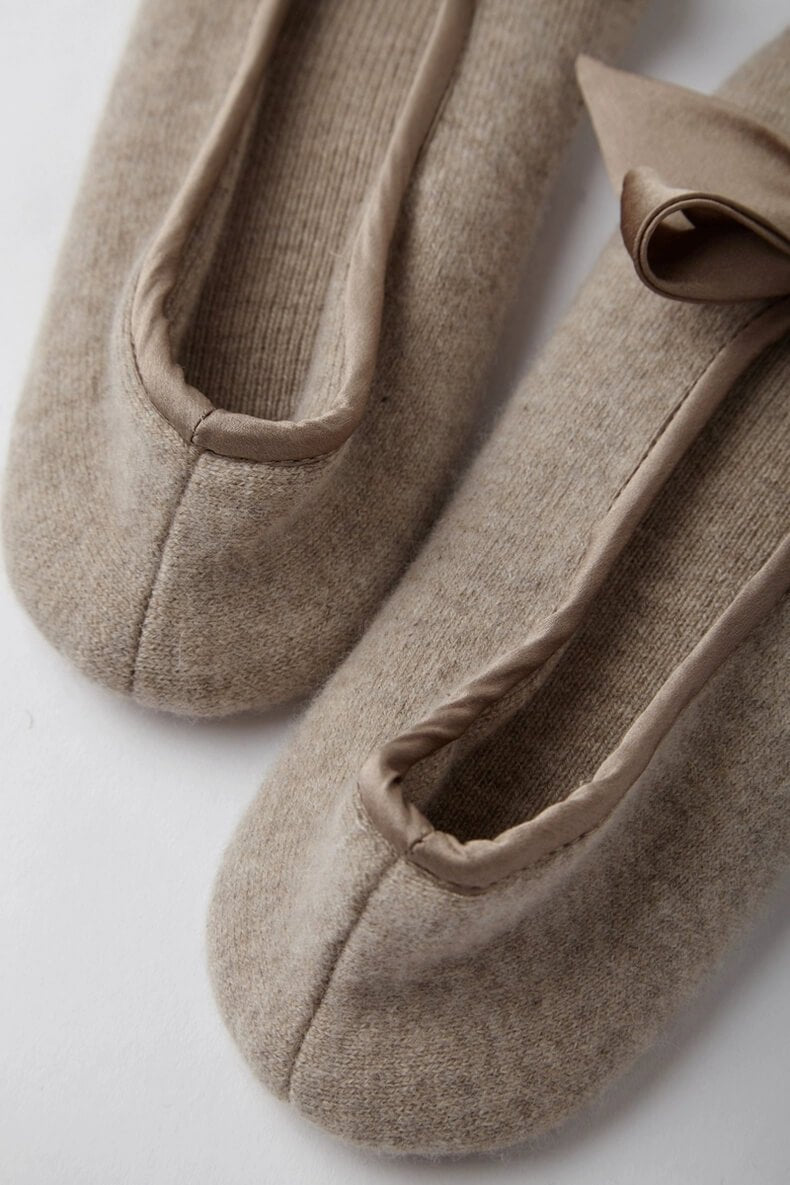 Camel 100% pure cashmere travel slippers for women, luxury ballet house shoes with elegant cable knit texture