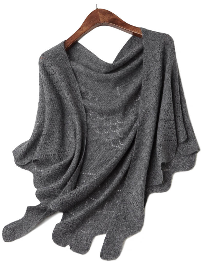 100% Cashmere Triangle Scarf with Scalloped Edge in grey
