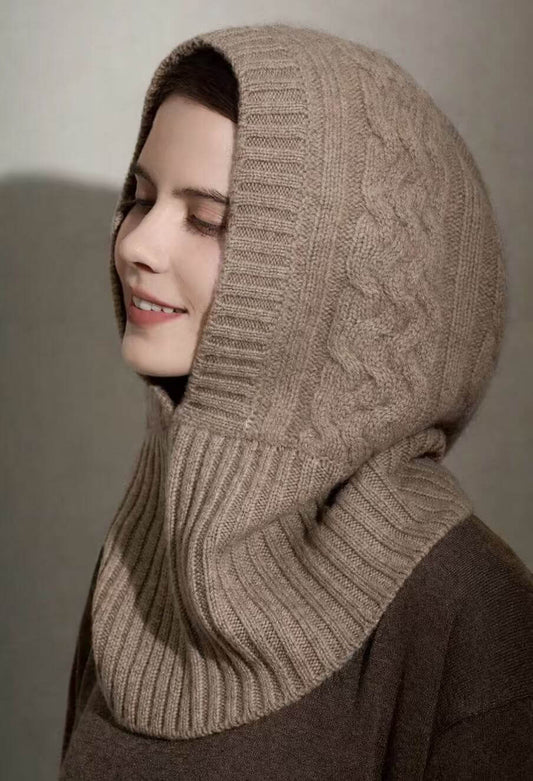 How to Choose the Best Luxury Cashmere Accessories for Winter 