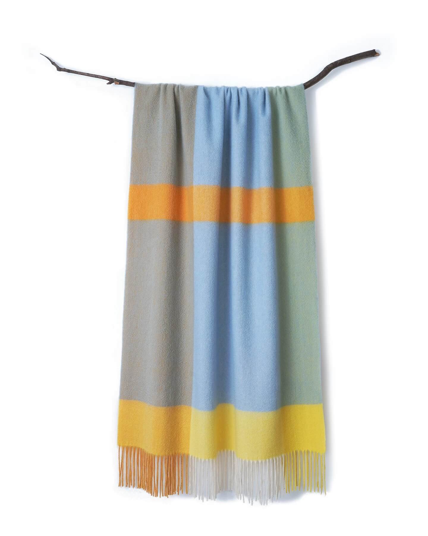 three-tone checkerboard patterns 100% cashmere shawl scarf，	oversized cashmere plaid shawl scarf in soft yellow tones