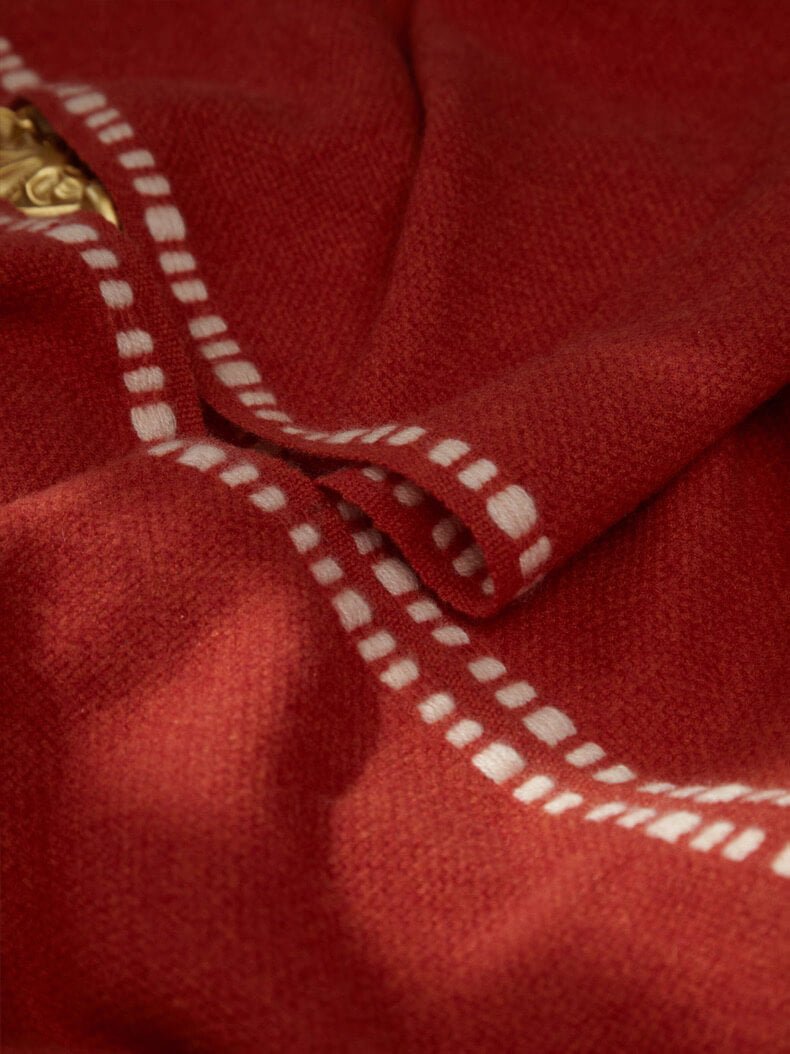 Cozy thick cashmere wrap for winter outfits
	•	Premium women’s cashmere poncho 100x140cm
