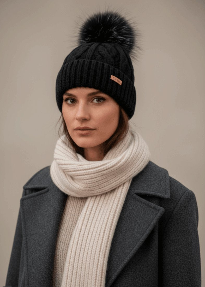 Women's black 100% cashmere cable-knit beanie