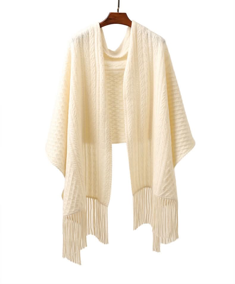 Oversized cashmere wrap in white made of premium cashmere with elegant fringes