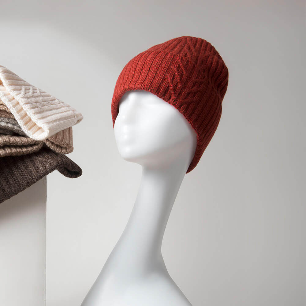 Red cashmere winter hat with left cable pattern,High-end women’s cashmere knit hat luxury accessories
