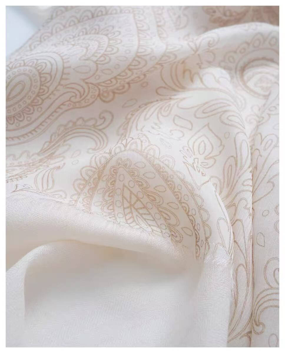 Lightweight cashmere and silk shawl for women 100x100cm