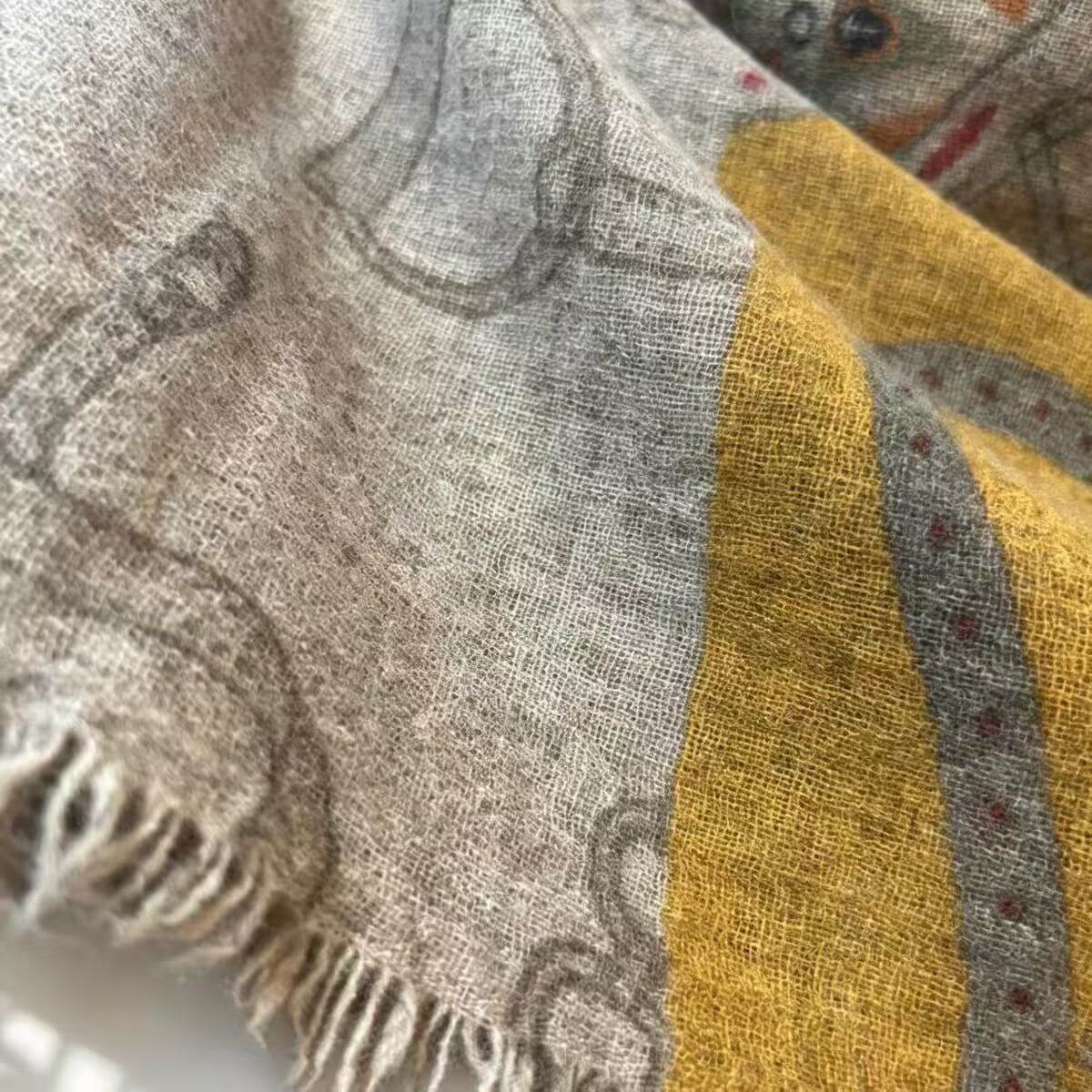 Luxury printed cashmere shawl with four-sided fringe for women