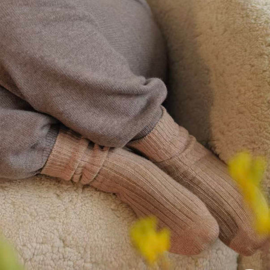 Men’s 100% cashmere bed socks in camel with ribbed knit cuff
