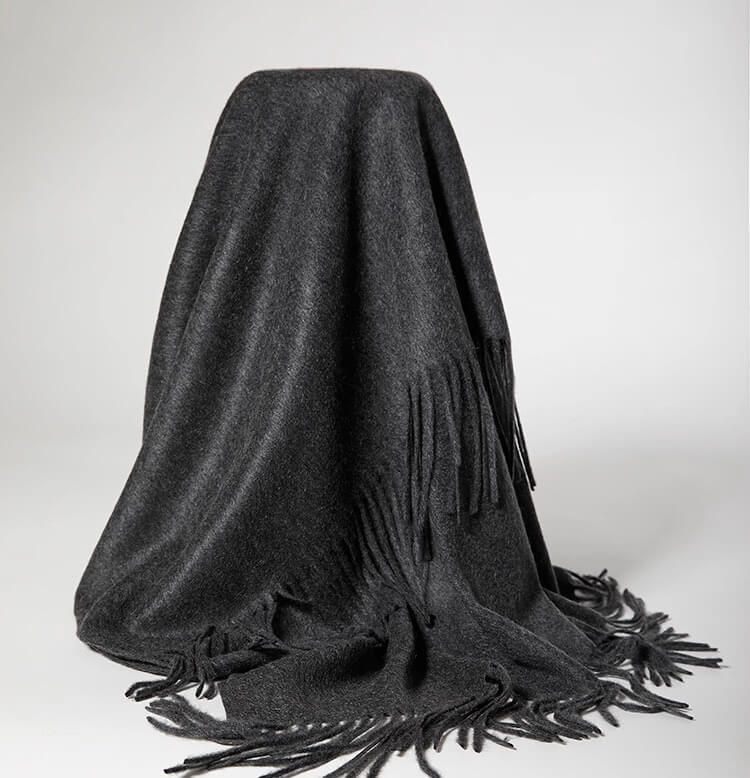 Luxurious 100% Pure Cashmere Scarf Wrap in dark grey，Premium Grade A Mongolian cashmere scarf in charcoal grey for women's autumn and winter wear