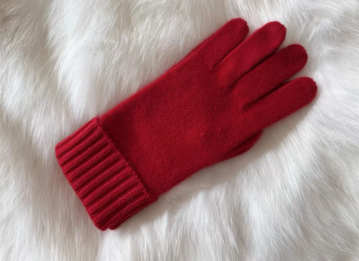 Premium women’s cashmere gloves crafted from pure cashmere, soft knitted gloves for fall and winter fashion
