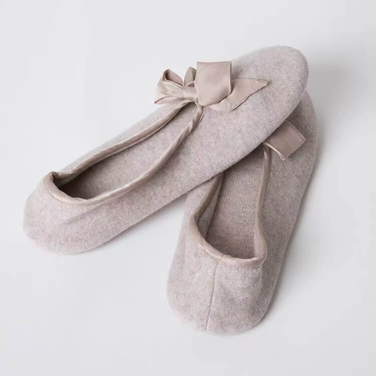 Pure Cashmere Travel Slippers for Women – Foldable Ballet House Shoes in Nude Beige for Cozy Everyday Wear