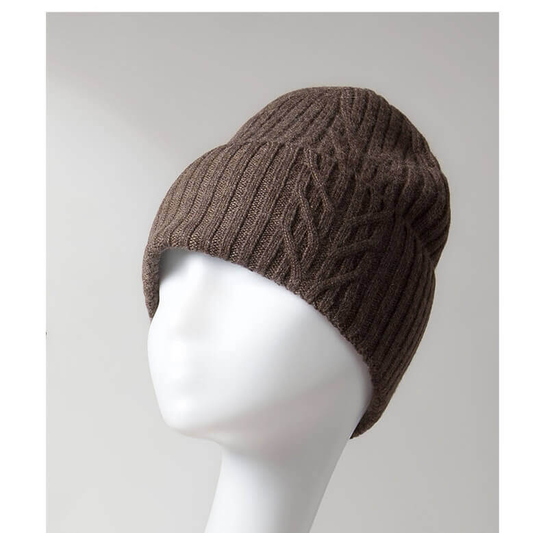 Women’s luxury cashmere winter hat lifestyle image