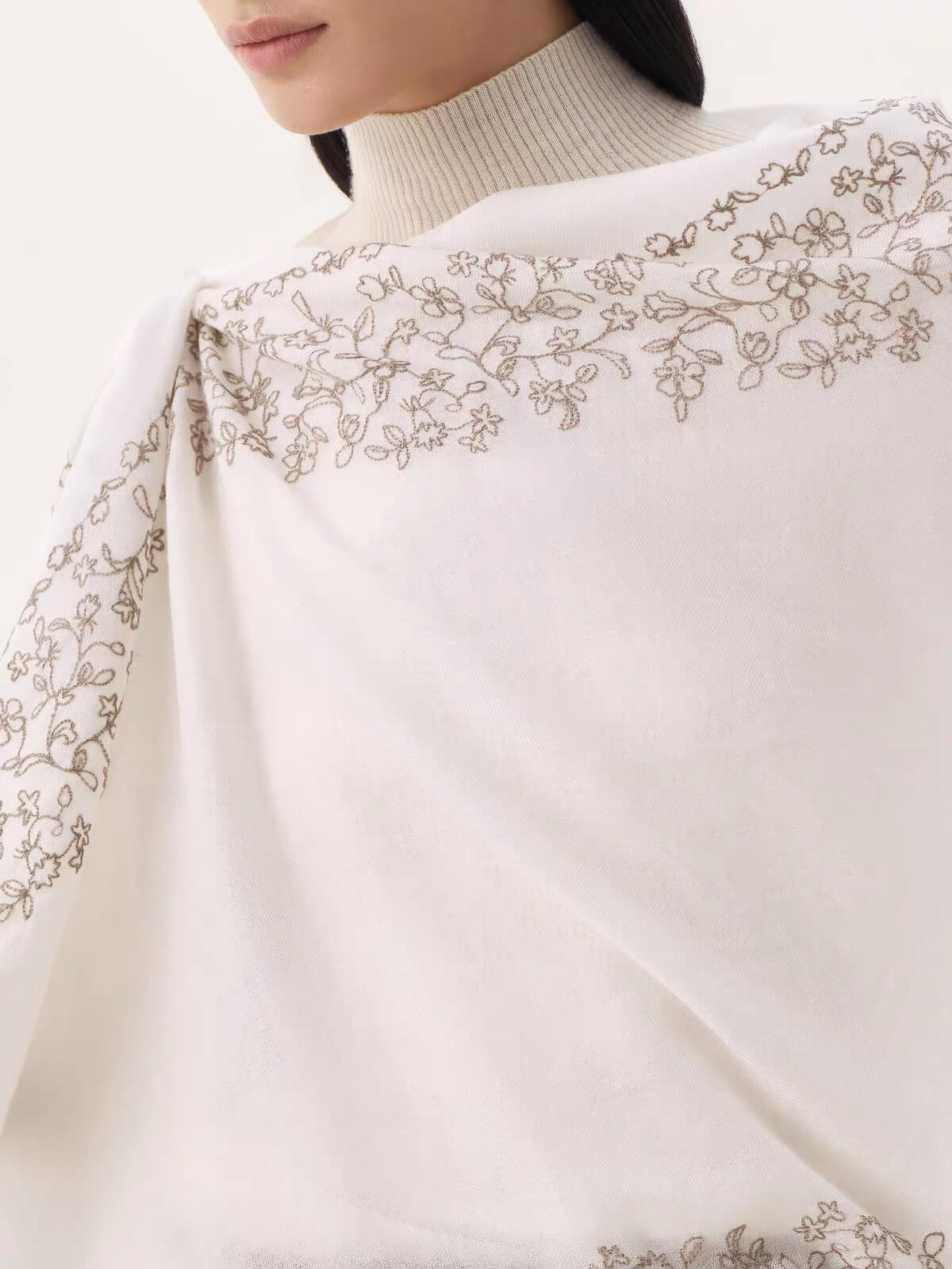 Soft fluffy 200s cashmere yarn embroidered women’s shawl