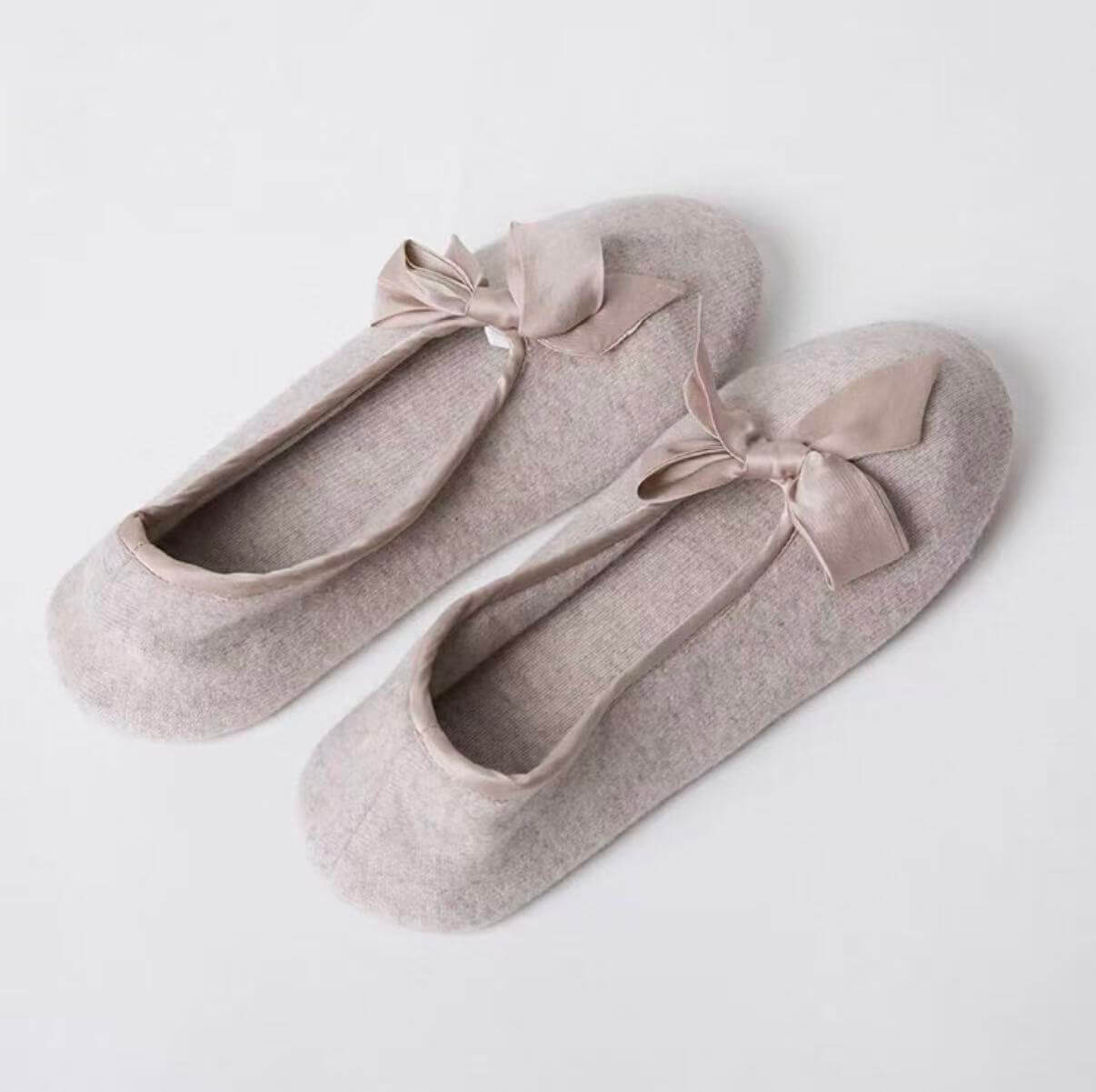 Women's 100% Cashmere Travel Slippers in Nude Beige – Lightweight Luxury Ballet House Shoes for Home and Travel