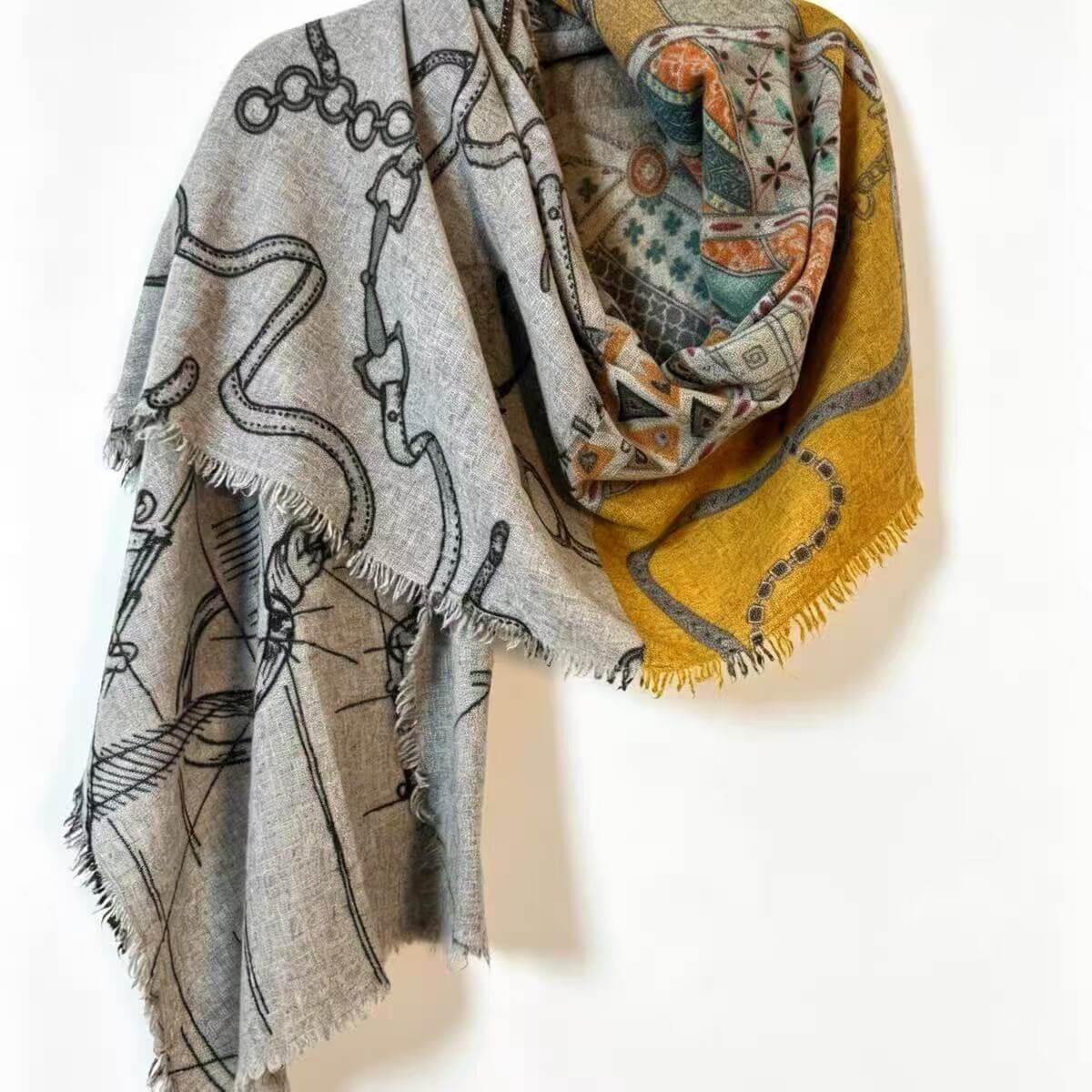 Women’s 100% cashmere equestrian print scarf with horse and chain pattern