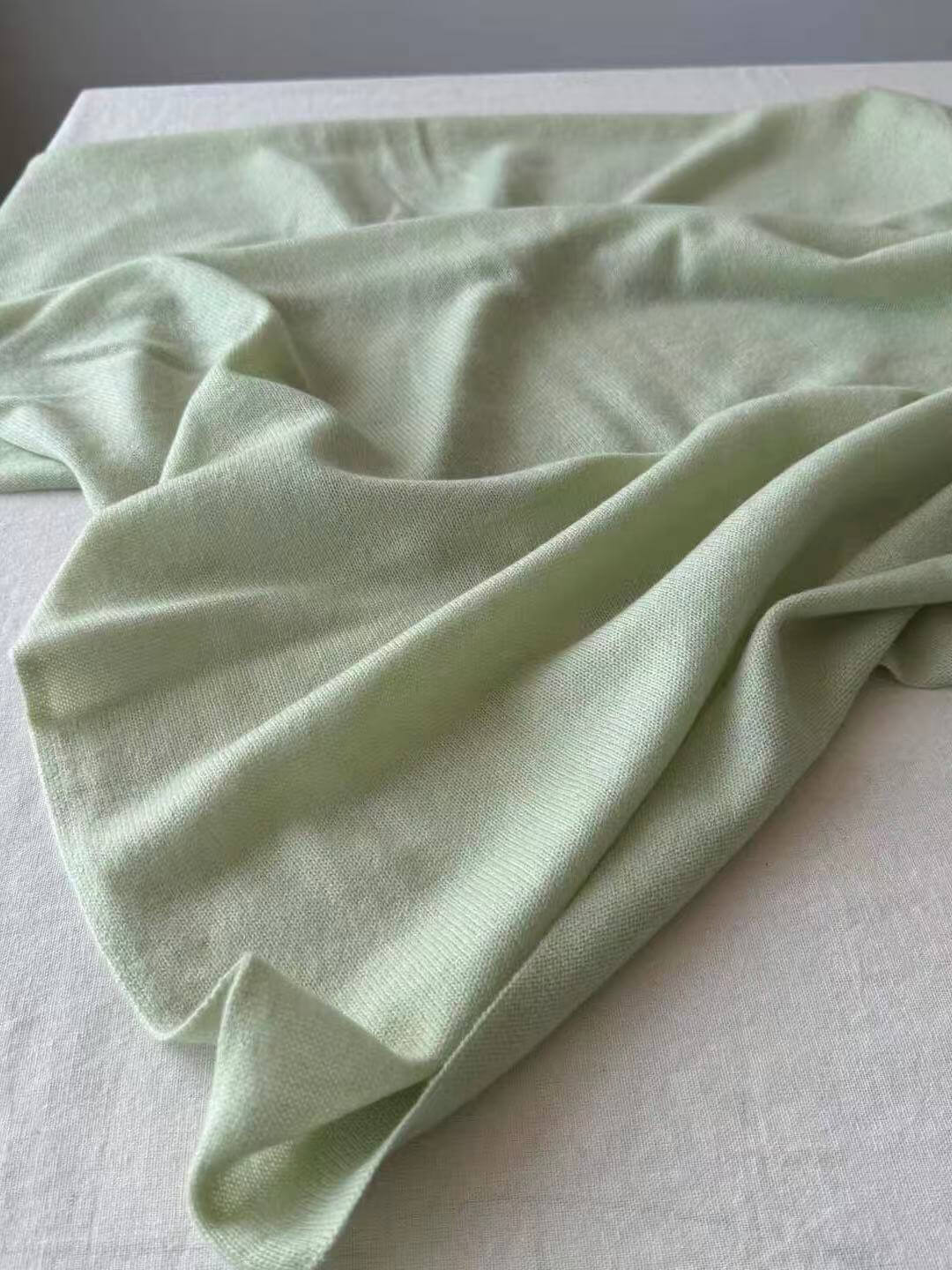 Women’s 100% cashmere oversized square scarf in soft celadon green