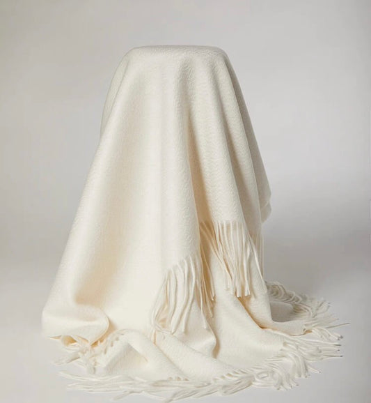 Luxurious 100% Pure Cashmere Scarf Wrap in white ，Women's 100% pure cashmere scarf in white, soft warm winter wrap with classic fringe