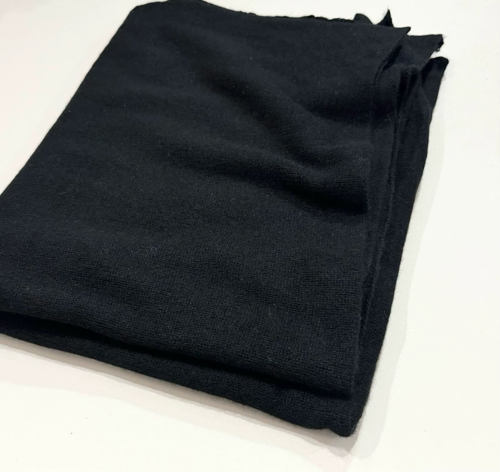 Oversized 100% Cashmere Scarf Wrap in black 