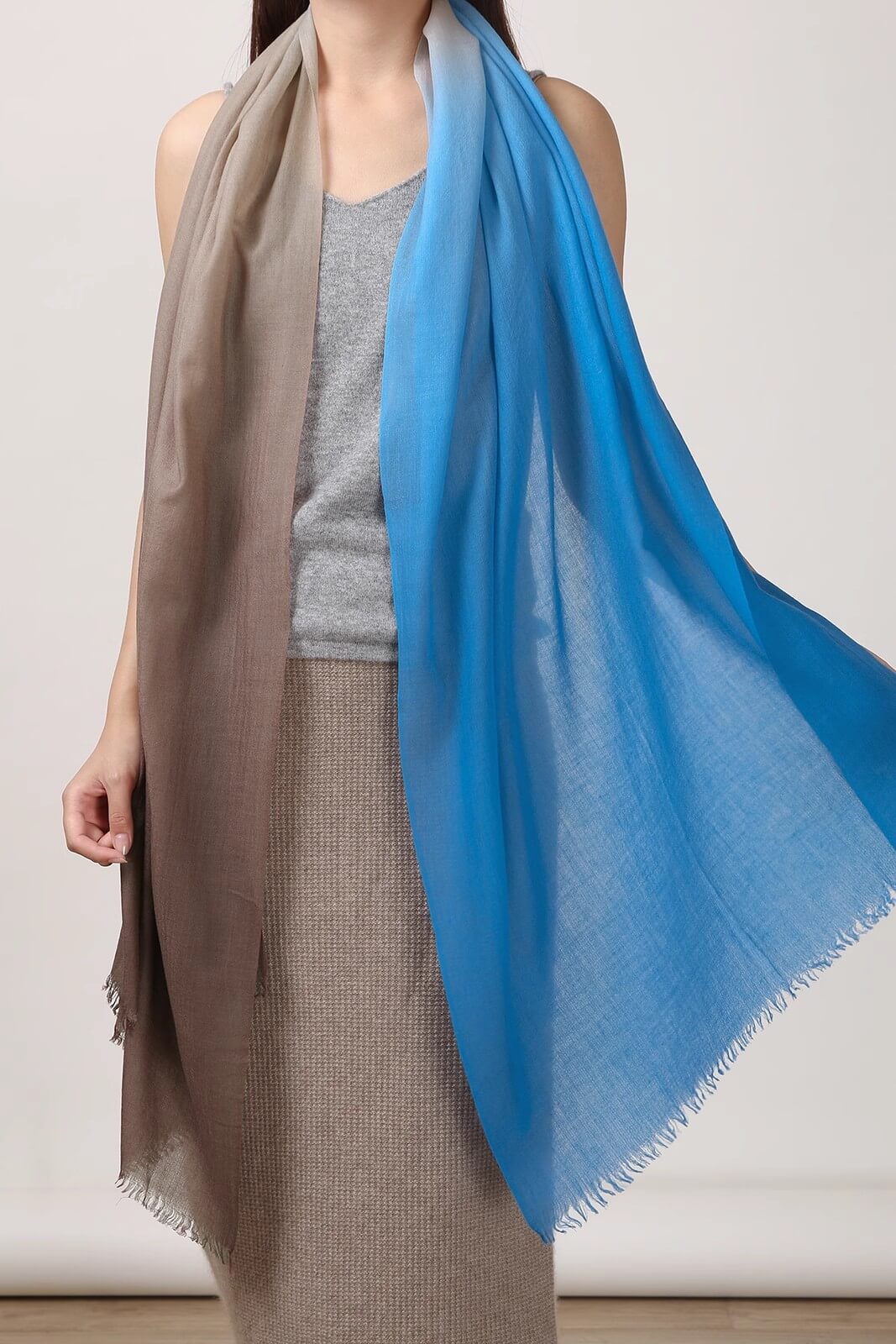 Luxurious 100% Cashmere Gradient Fringed Shawl – Cloud-Soft Elegance for Every Season in brown and blue 