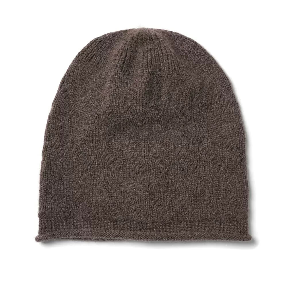 Embrace Cloud-Like Warmth: The 100% Cashmere Beanie in wood brown