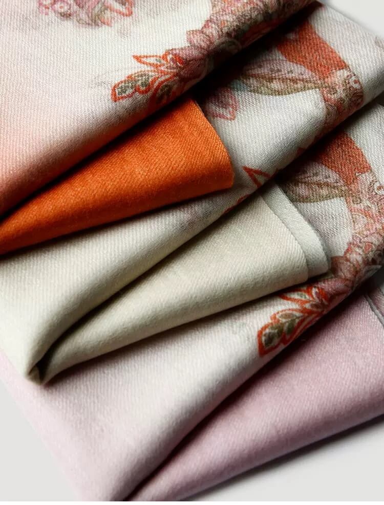 Lightweight Cashmere Scarf with Elegant Print Design