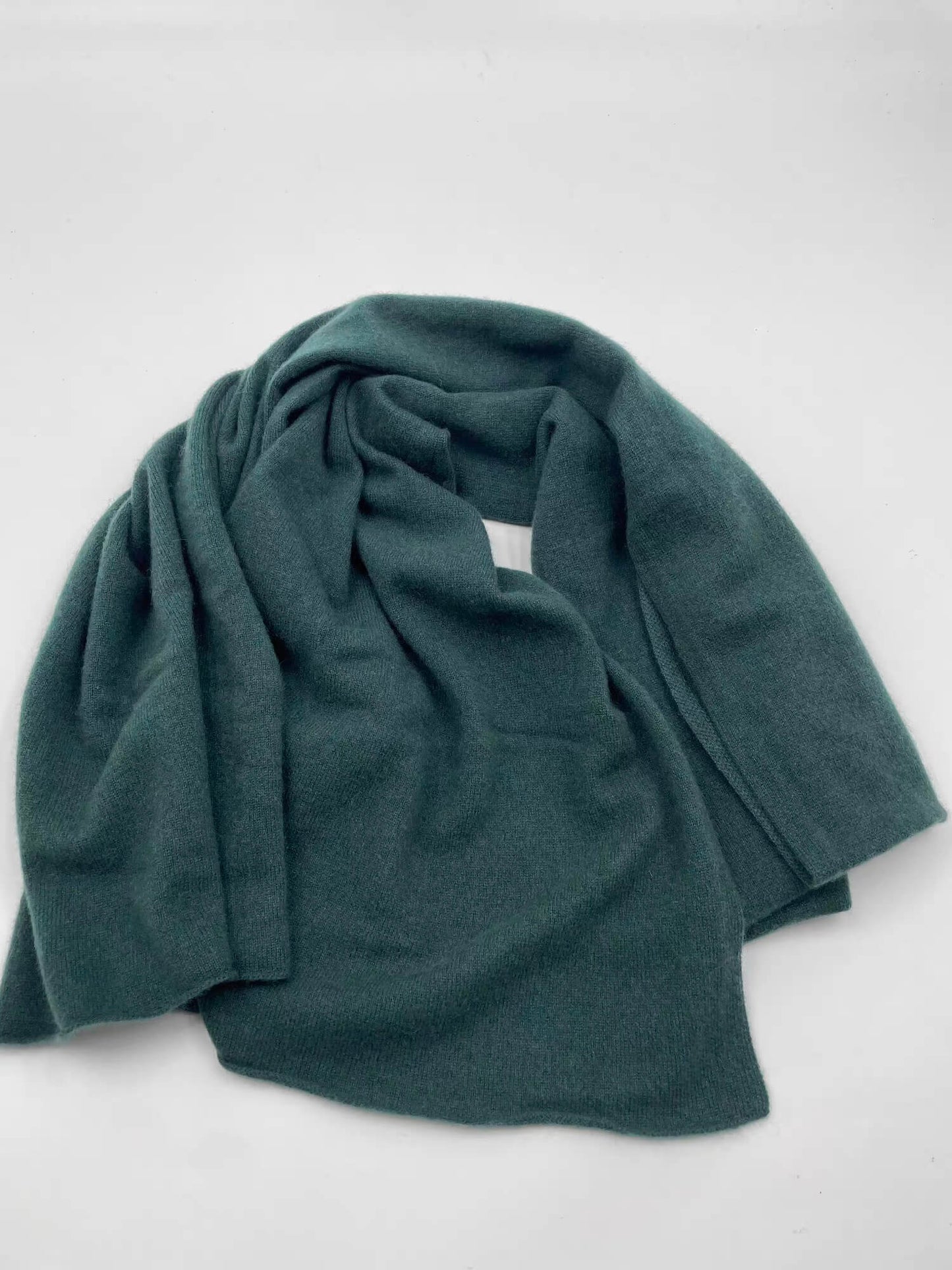 Luxury 100% Cashmere Solid Knit Scarf in deep green for women