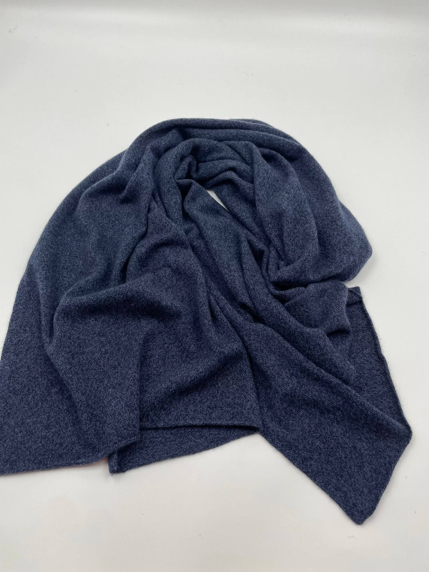 Luxury 100% Cashmere Solid Knit Scarf in deep blue for women