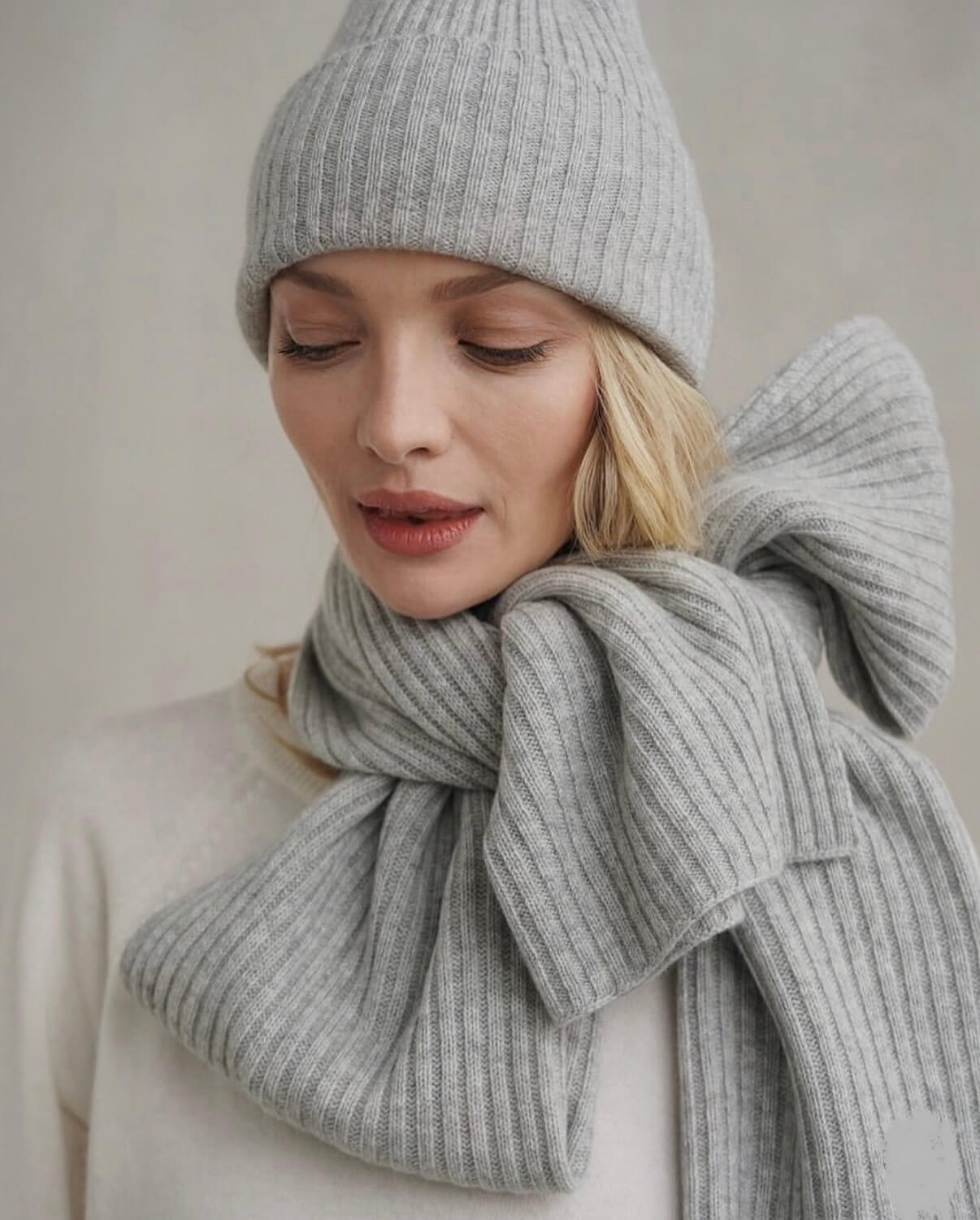 100% cashmere ribbed beanie in white for winter warmth,Unisex cashmere winter hat thick knit in light gray