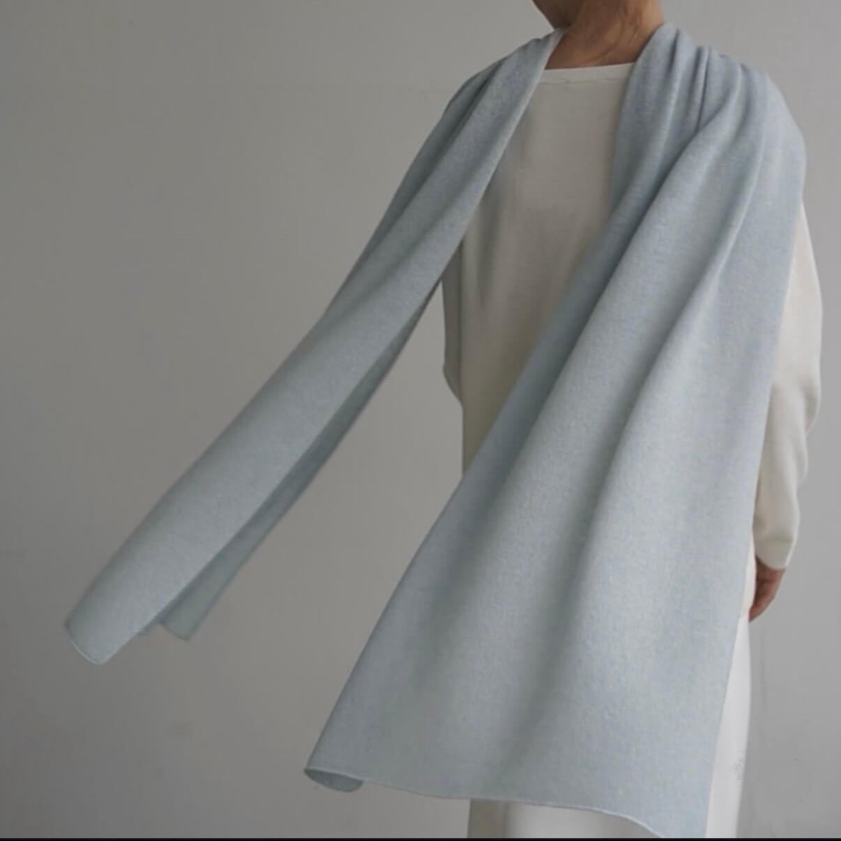 Unisex cashmere travel scarf lightweight warm gift idea