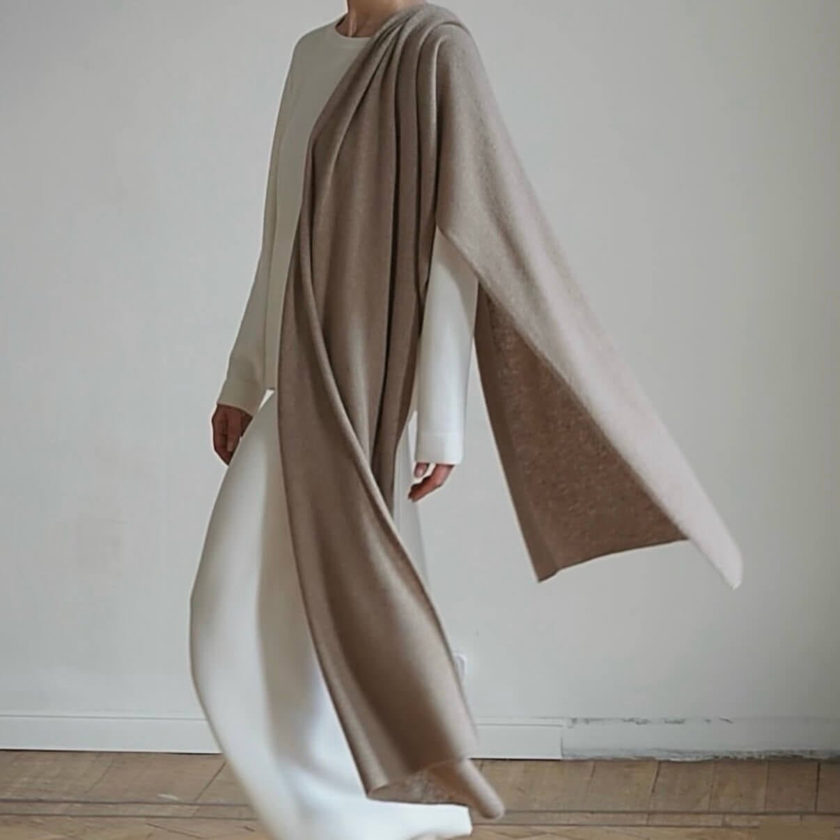 Thick and soft cashmere knitted shawl for winter outfits