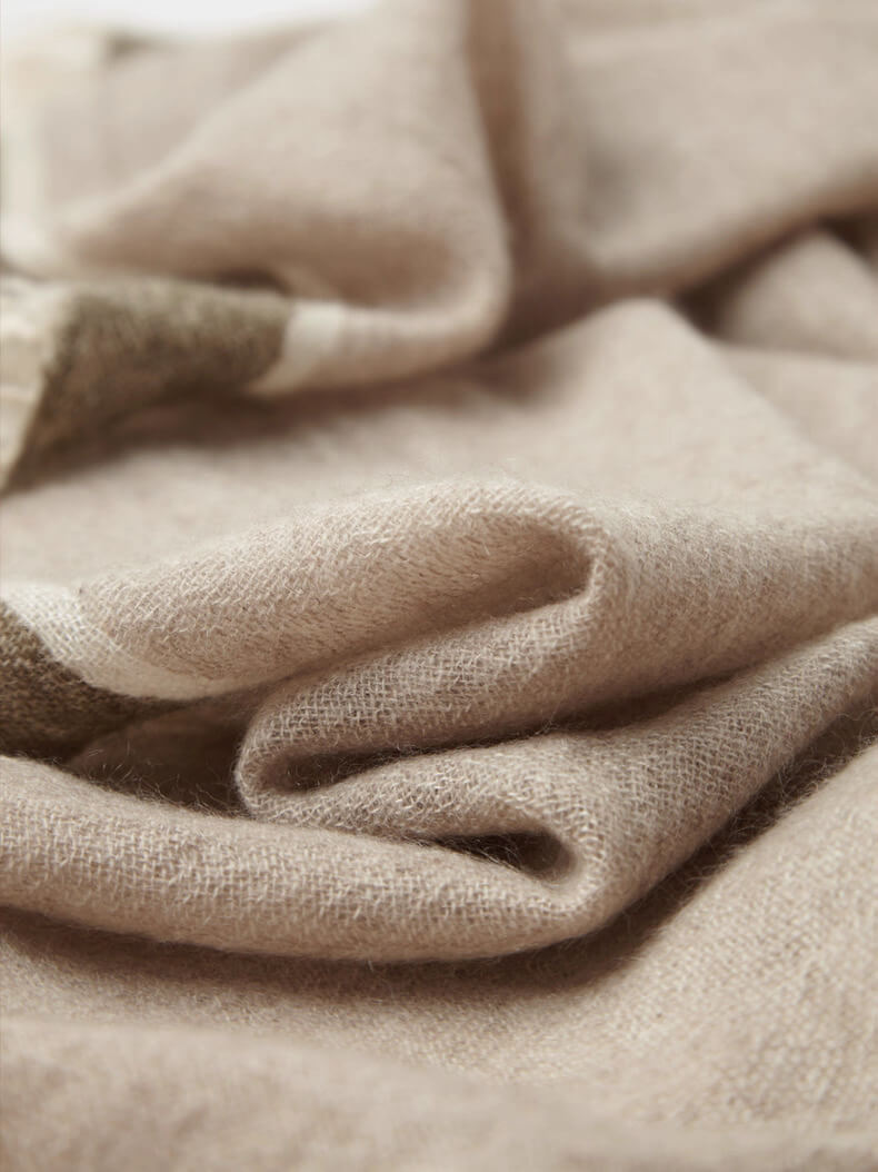 Luxury 100% Cashmere Scarf hand-twisted fringe in camel 