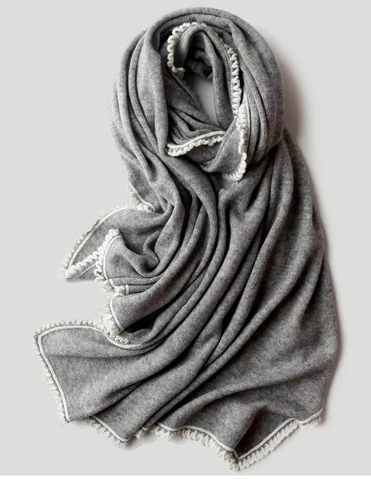 luxury with this 100% pure cashmere scarf in grey color 