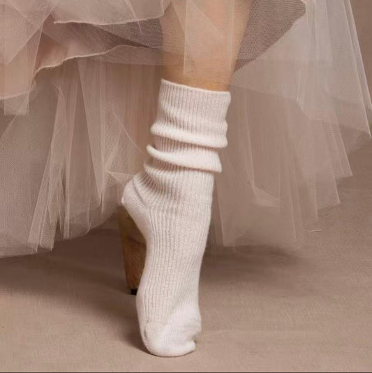 Women’s 100% Cashmere Rib-Knit Socks in white