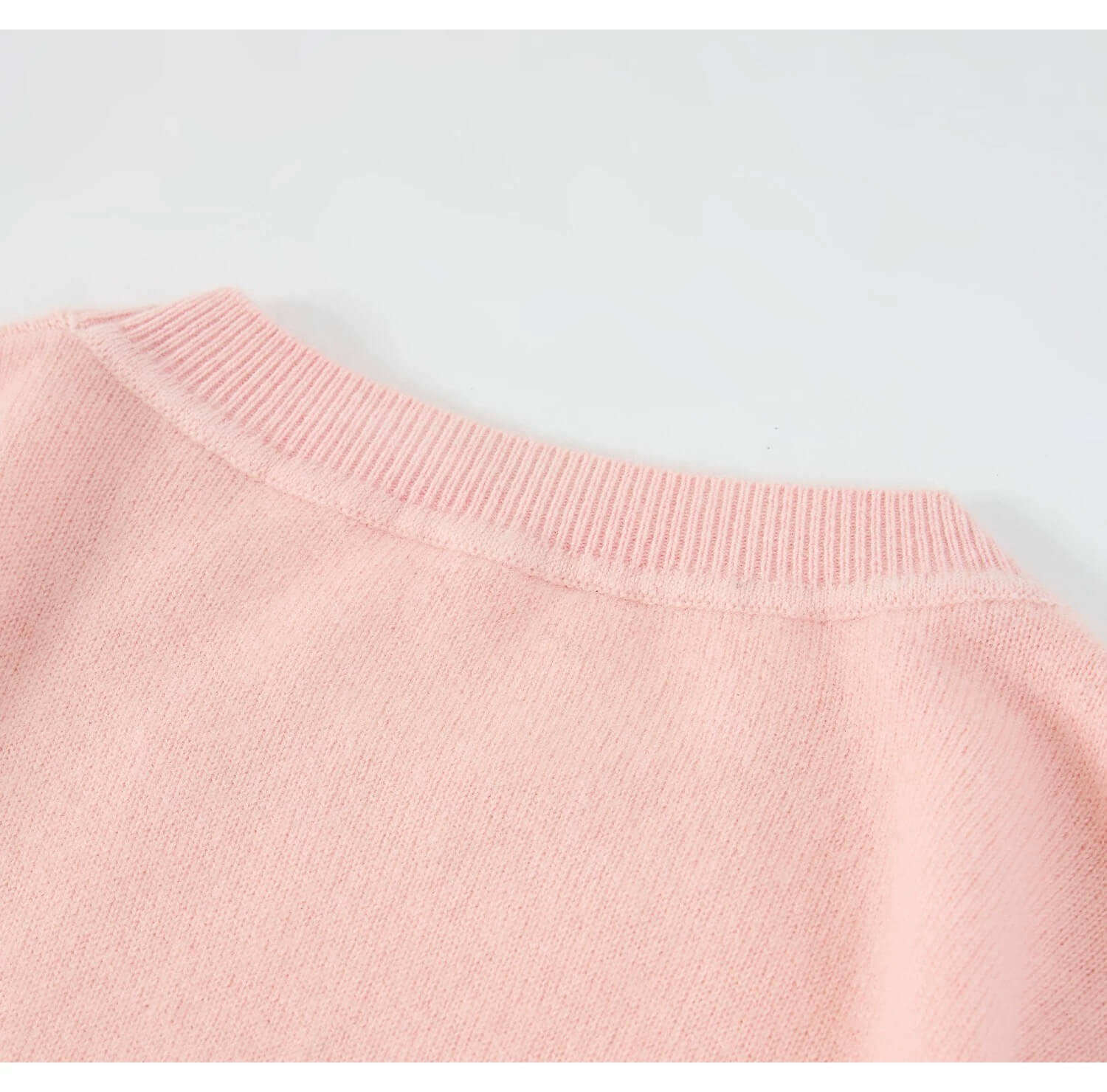 Cloud-soft women’s cashmere sweater knit in pastel ombré tones