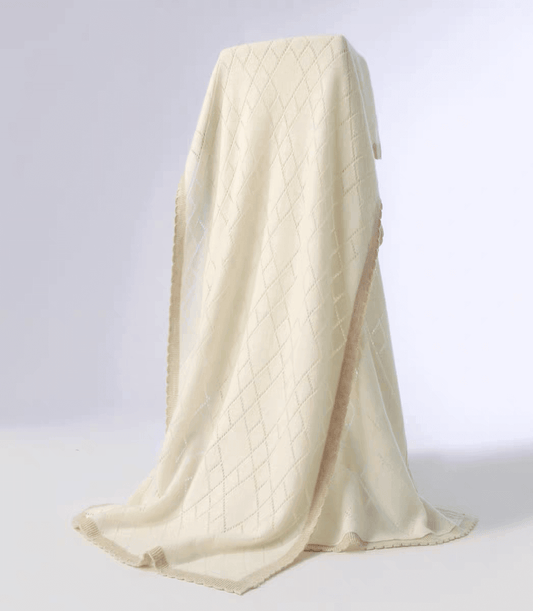 100% Cashmere Scarf with Contrast-Trimmed Detailing in white