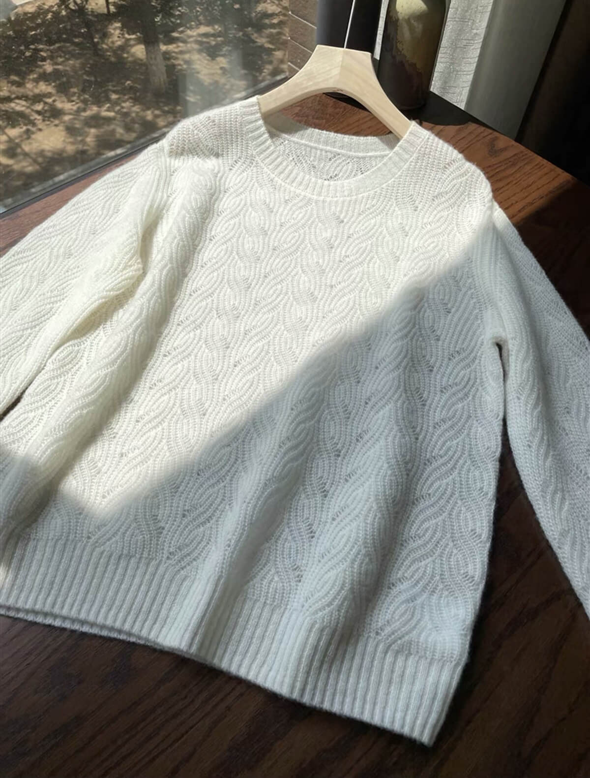 Luxurious 100% Cashmere Sweater for Women – Featherlight Warmth with Artful Elegance in white