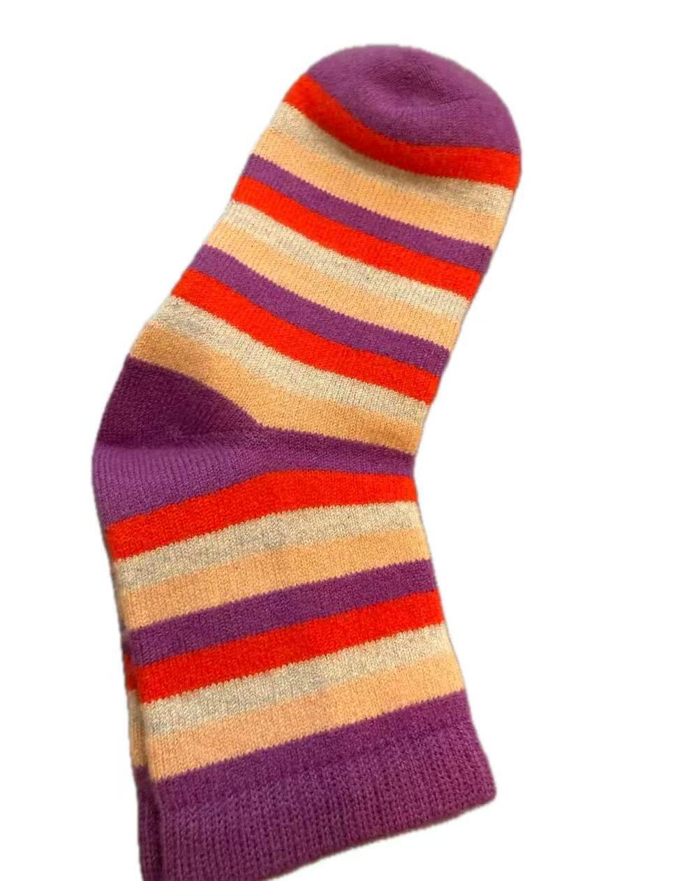 premium women lounge socks made of 100% cashmere
