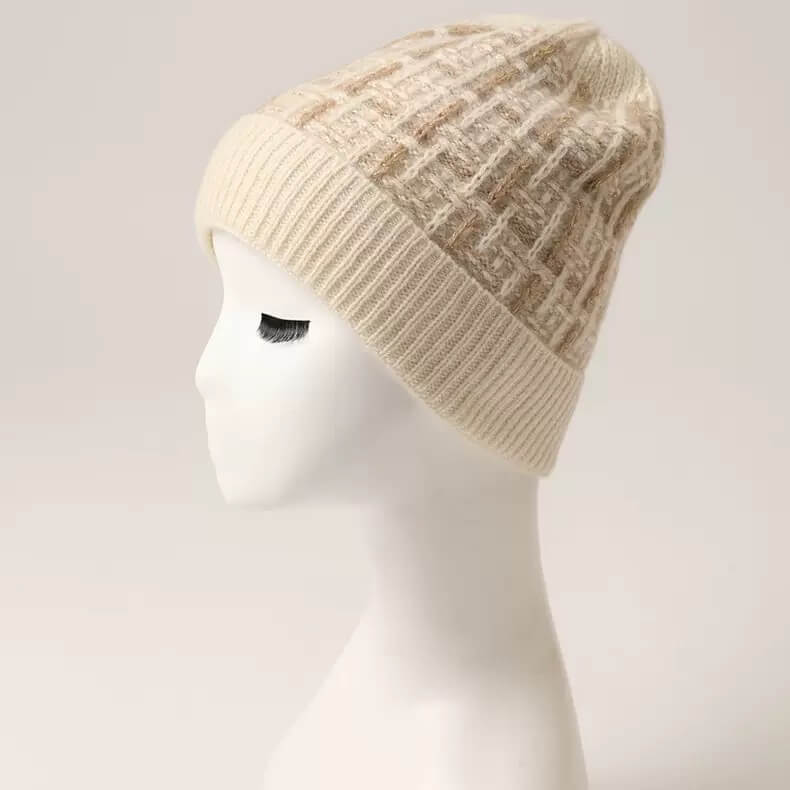 Round-top pure cashmere beanie check pattern detail
