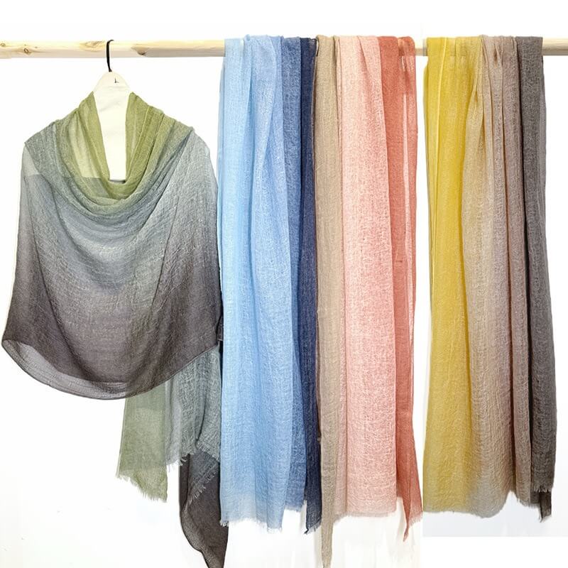 Luxury women’s cashmere travel wrap, gradient knit shawl with ultra-soft feel and warmth