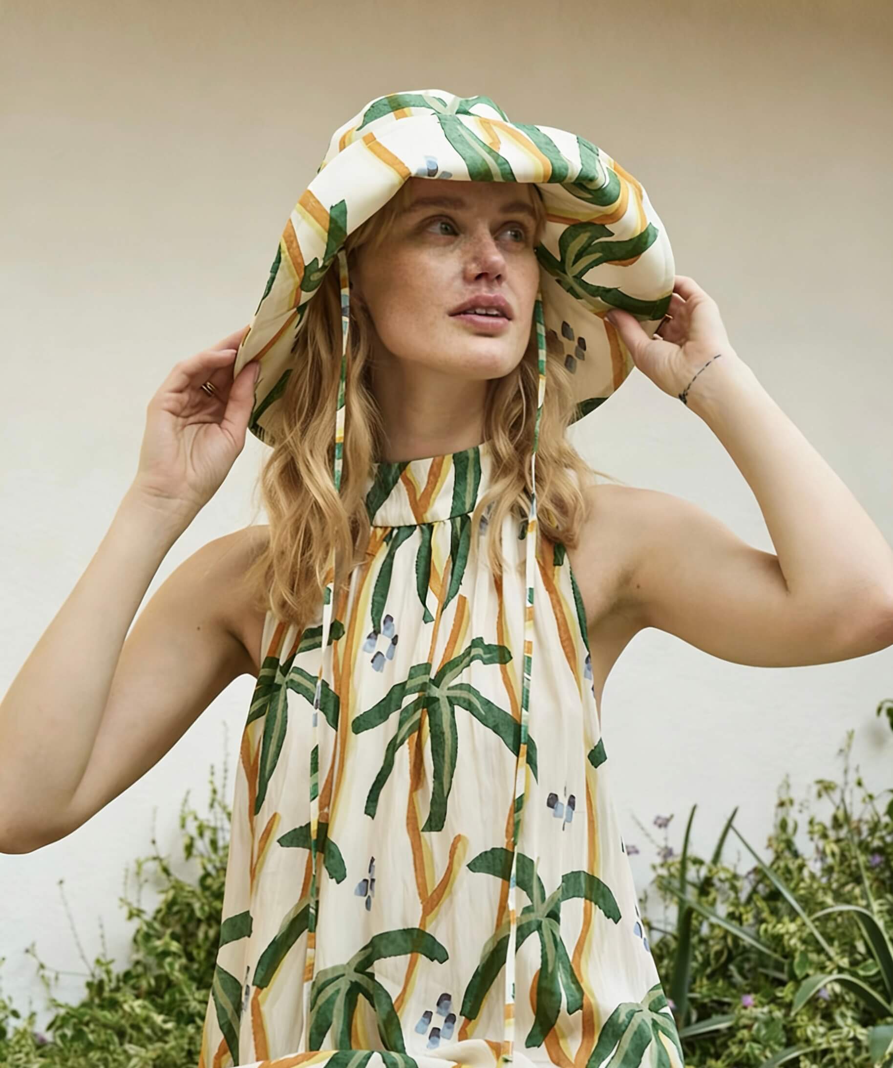 	breathable beach bucket hat tropical print