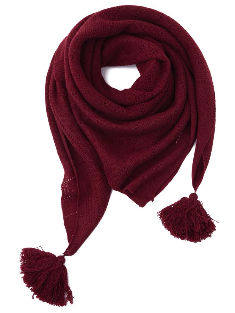 Luxury women’s winter cashmere shawl styling
Elegant openwork cashmere square scarf for women