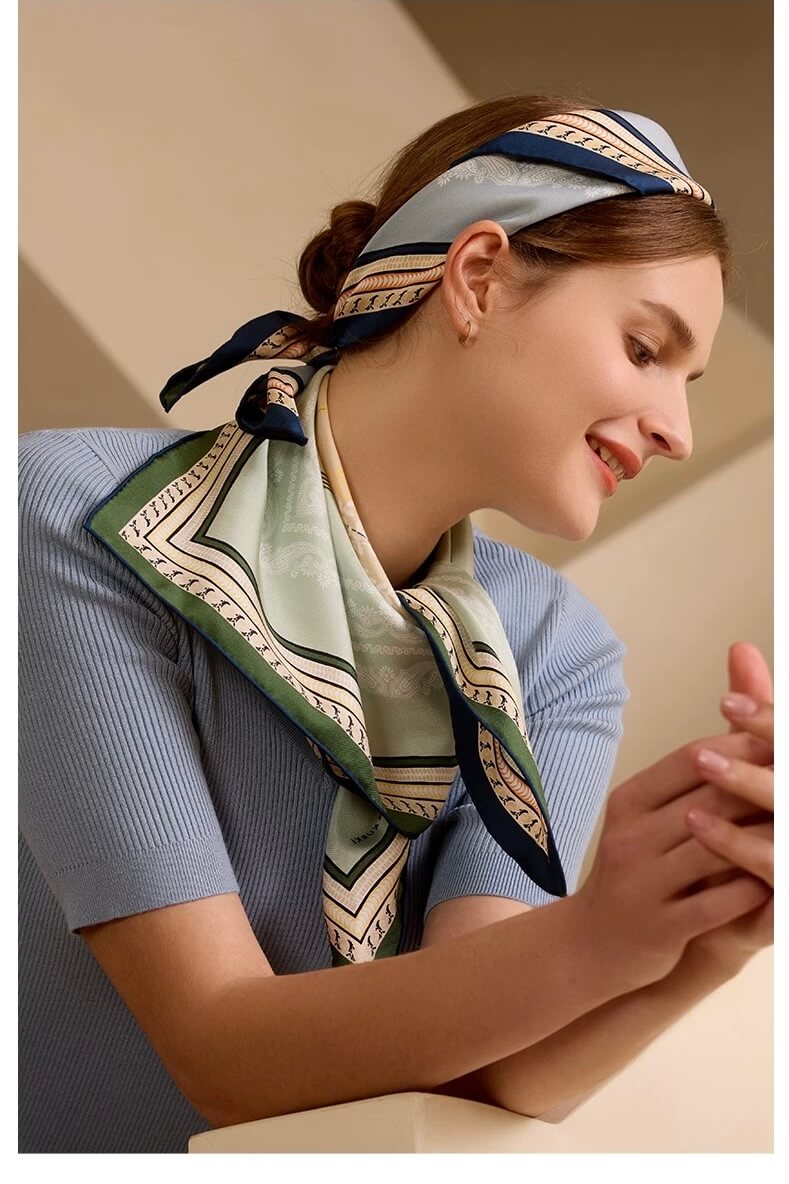 Luxury mulberry silk reversible scarf 68×68cm