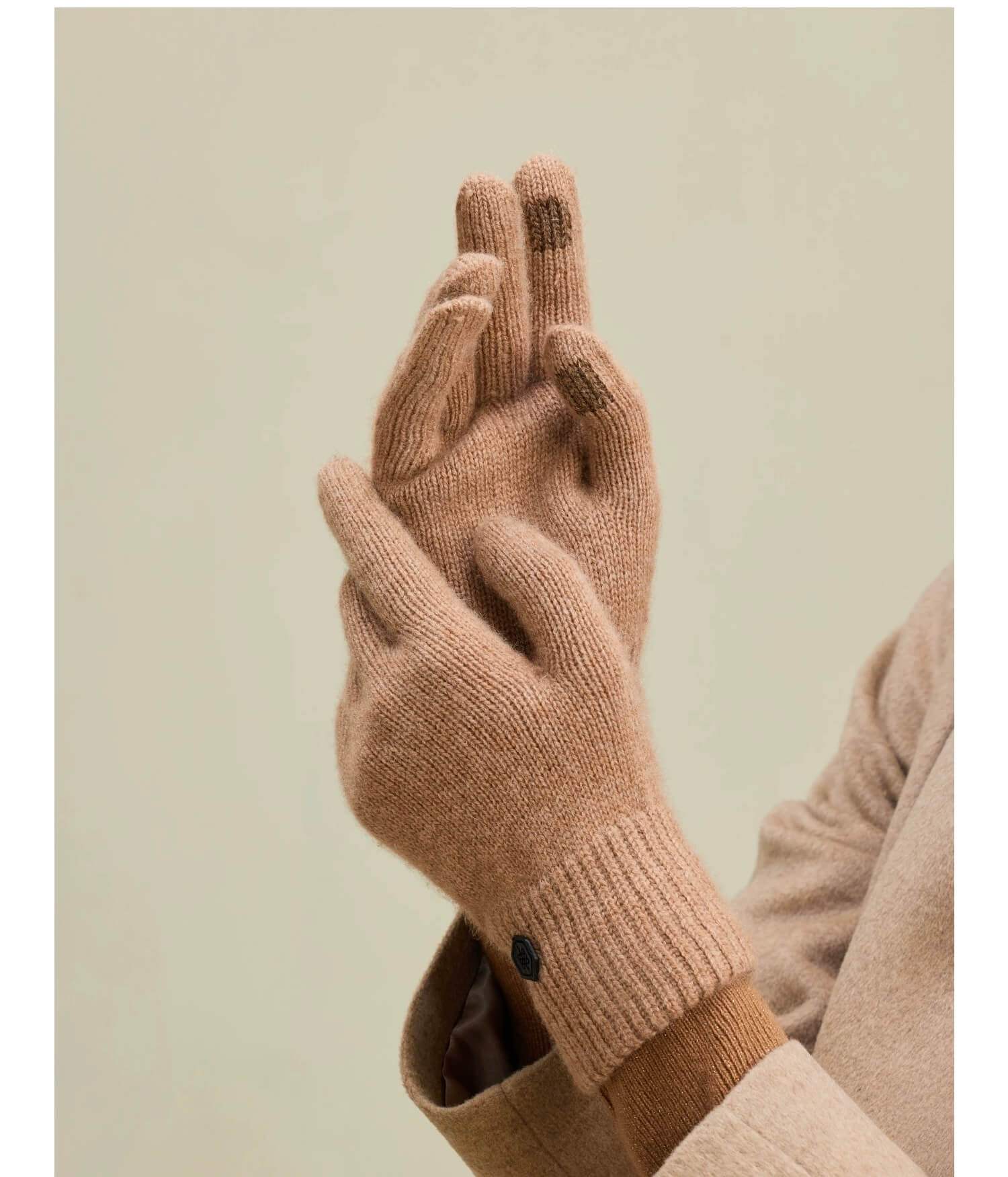 100% pure cashmere gloves for men in camel color